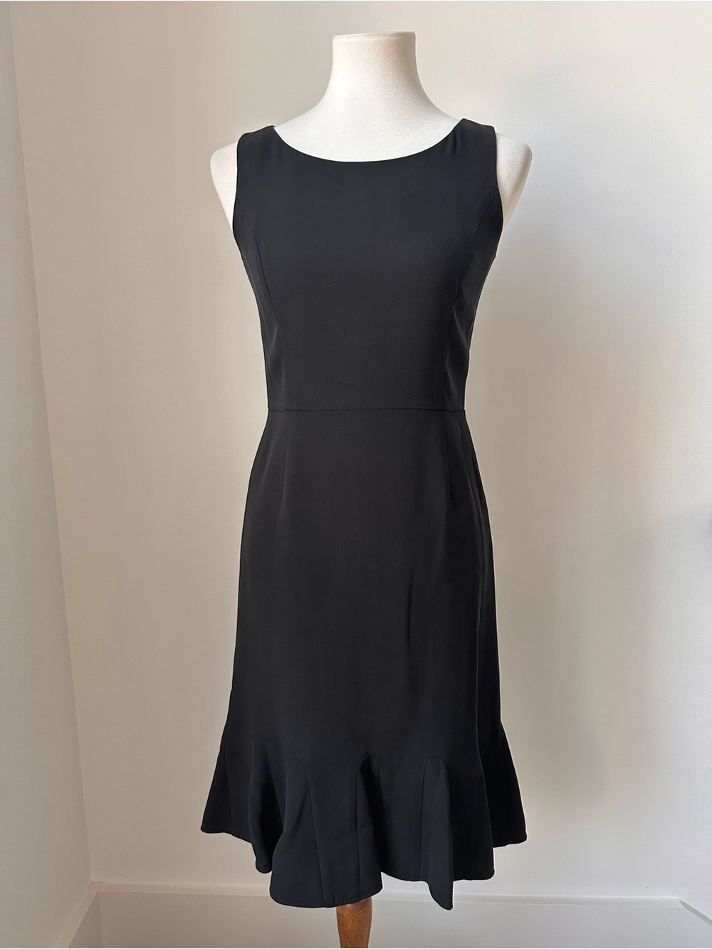 Ann Taylor Black Sleeveless Midi Dress with Flounce Hem Size 0
